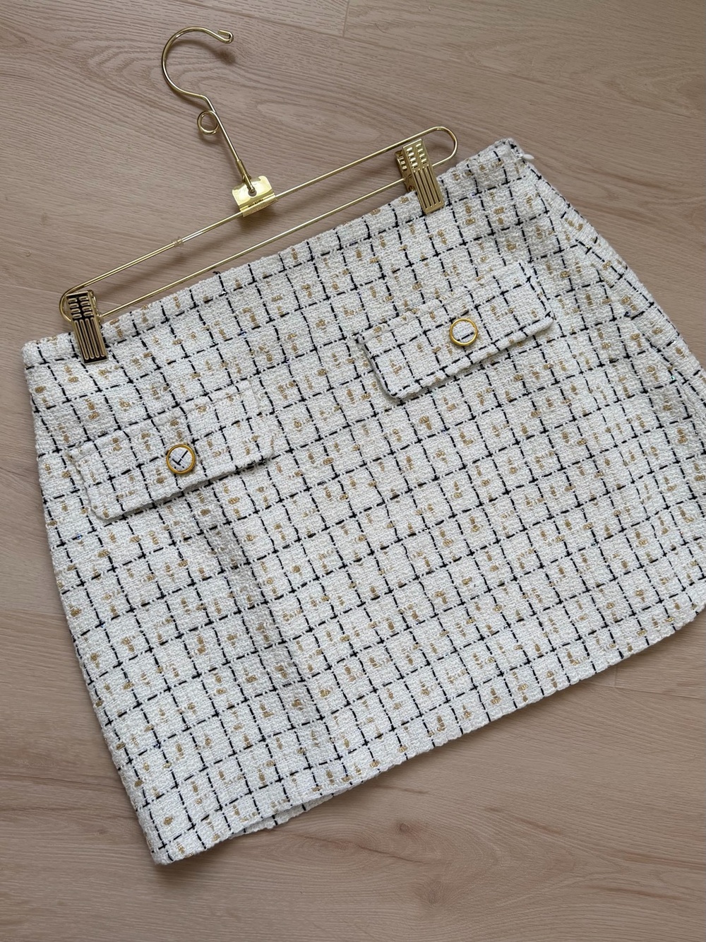 Women’s Cream Tweed Mini Skirt with Pocket Detail - Picture 2 of 3